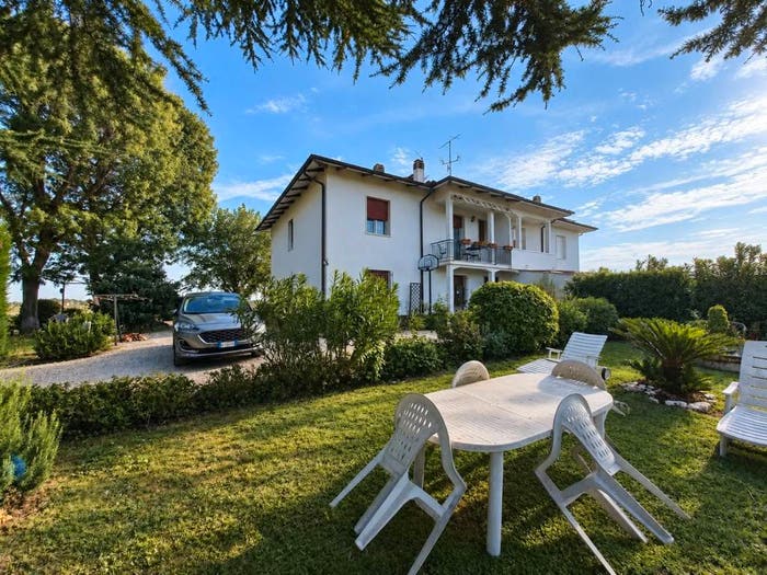 Casa con 6 locali in vendita in Medicina