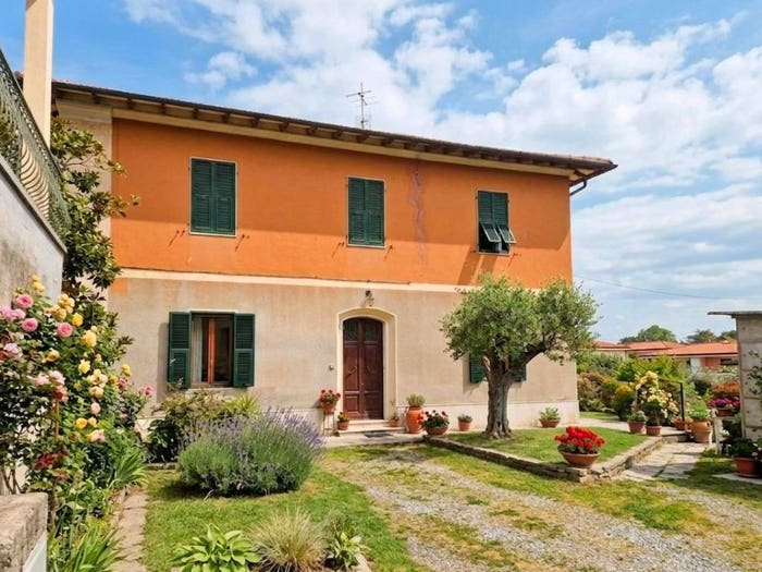 Casa con 6 locali in vendita in Via Giuseppe Garibaldi, Centro, Collesalvetti