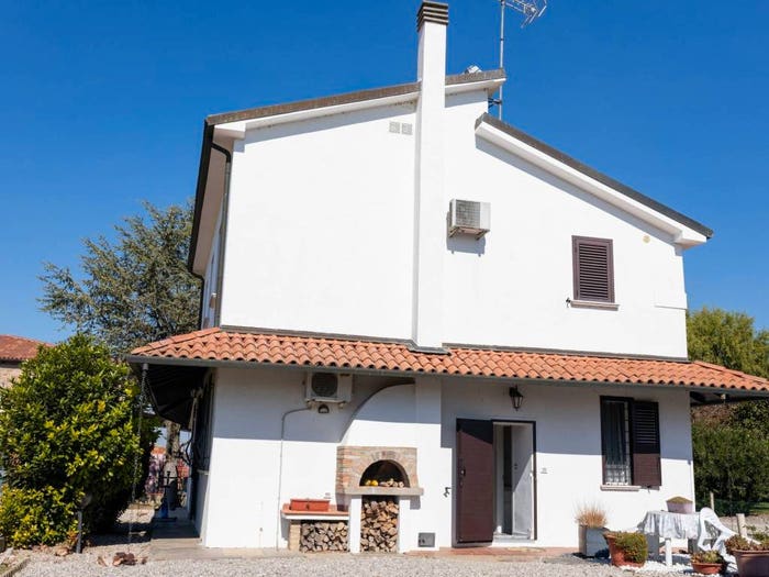 Casa con 6 locali in vendita in Via Bova, San Bartolomeo, Ferrara