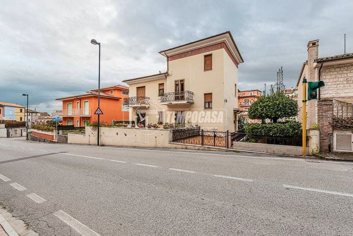 Appartamento con 5 locali in vendita in Via flaminia, Numana Paese, Numana