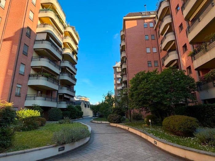 Appartamento trilocale in vendita in Via Barnaba Oriani, Certosa, Milano