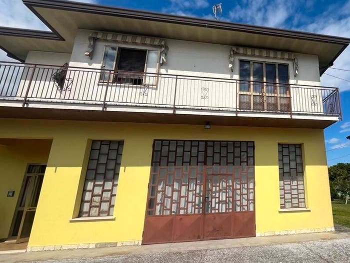 Casa con 6 locali in vendita in Via Marzo, Centro, Mesola