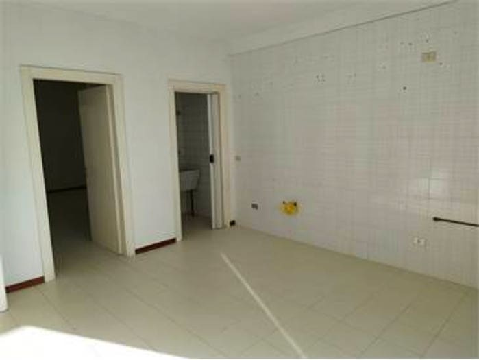 Appartamento con 5 locali in vendita in Via Domenico Cimarosa, Stazione, Lecce