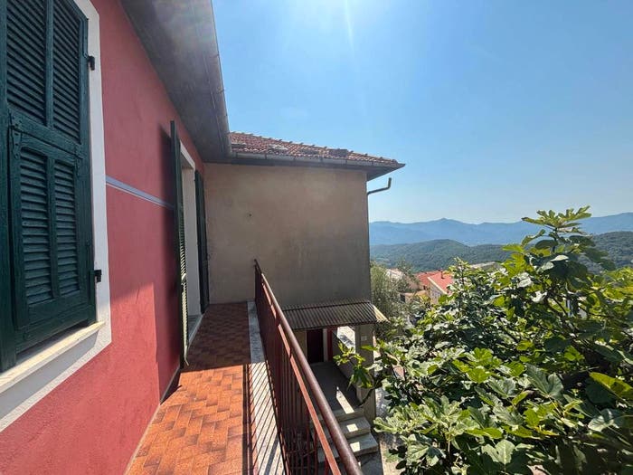 Appartamento trilocale in vendita in Via Stefano Viaggio, Chiesa, Arnasco