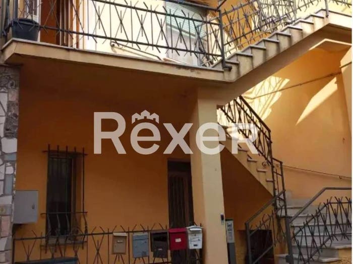 Appartamento con 6 locali in vendita in Via Guido Caratelli, Centro, Canino