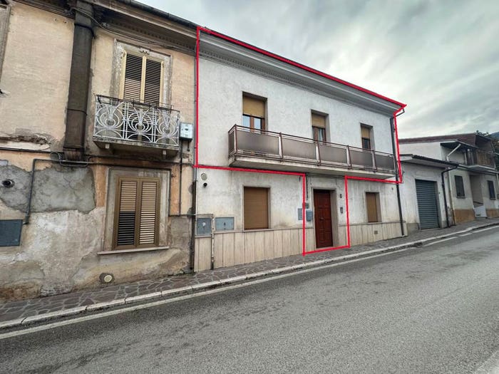 Appartamento quadrilocale in vendita in Via della Repubblica, Raiano