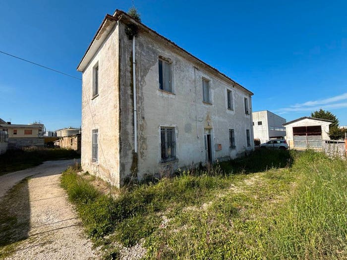 Casa con 5 locali in vendita in Via Don Morosini, Centro, Tollo