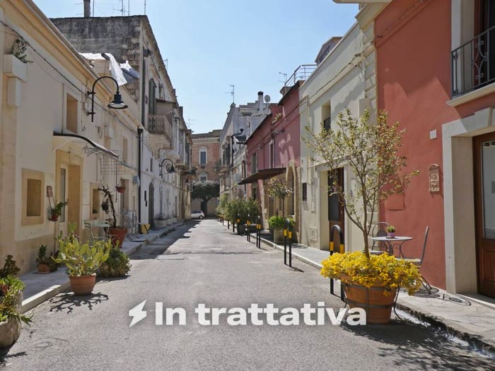 Appartamento quadrilocale in vendita in Vico II Emanuele Duni, Centro, Matera