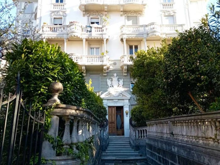 Appartamento quadrilocale in vendita in Via delle Ripe, Multedo, Genova