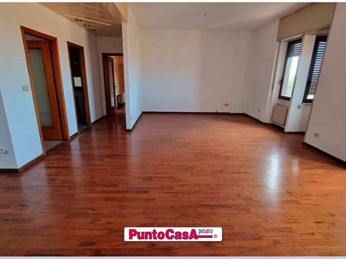 Appartamento quadrilocale in vendita in Via Giovanni Branca, Centro Storico, Pesaro