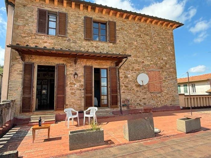 Appartamento con 6 locali in vendita in Centro, Chianni