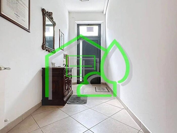 Appartamento con 5 locali in vendita in Via Trieste, Darsena Ex Campo di Aviazione, Viareggio