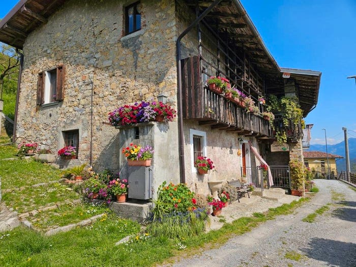 Casa con 6 locali in vendita in Via Caplatti, Cazzanino, Ubiale Clanezzo