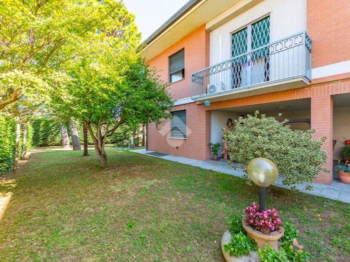 Casa con 6 locali in vendita in Via Carroccio, Rescaldina