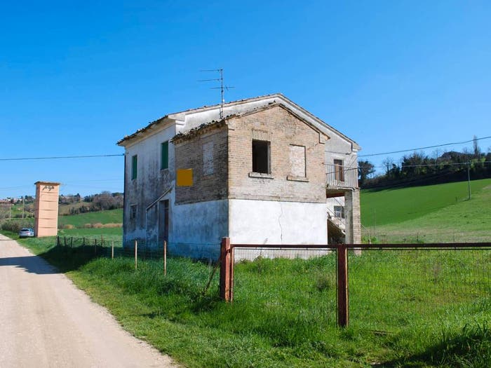 Casa con 6 locali in vendita in Contrada Piani Rossi, Corridonia