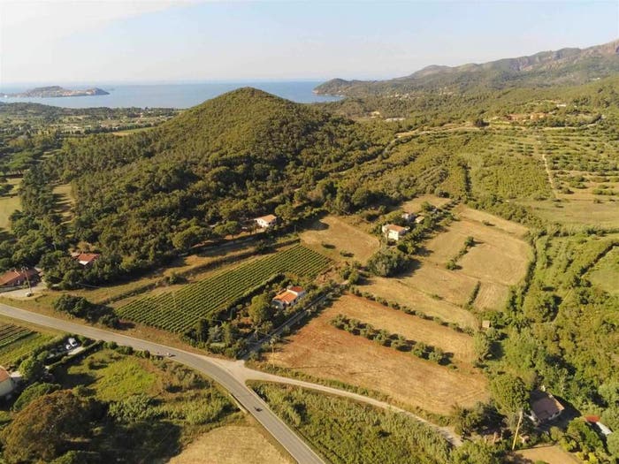 Casa con 6 locali in vendita in Via del Buraccio, Portoferraio