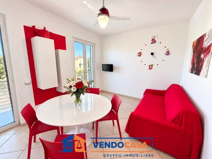 Appartamento trilocale in vendita in Viale Tito Minniti, Centro, Loano