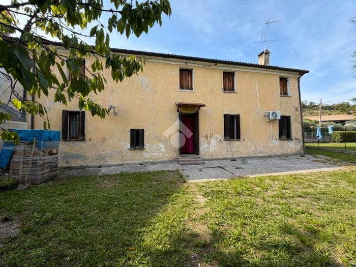 Casa quadrilocale in vendita in Via G Bianchetti, Pederobba