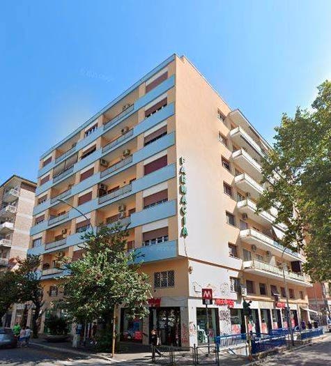 Appartamento quadrilocale in vendita in Via Tuscolana, Appio Claudio Statuario, Roma