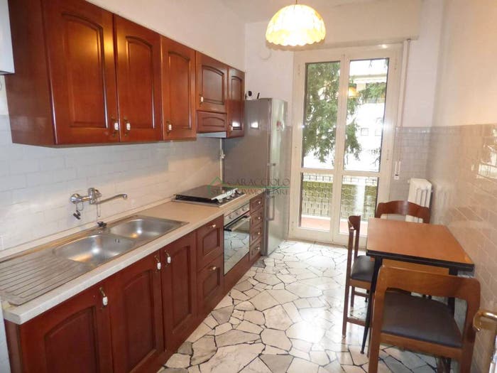 Appartamento trilocale in vendita in Via Giovanni Pascoli, Centro, Bollate