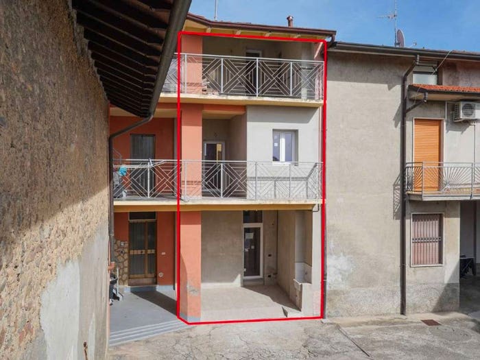 Casa trilocale in vendita in via Roncalli, Chignolo d'Isola