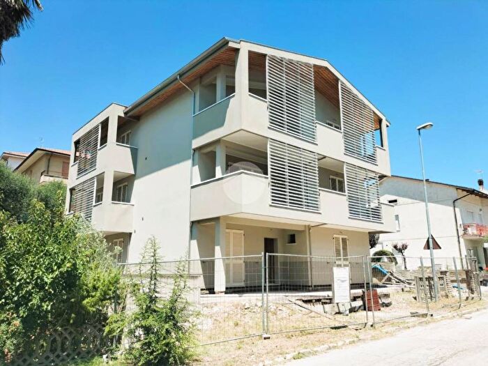 Casa con 6 locali in vendita in Via Antonio Gramsci, Villanova, Colli al Metauro