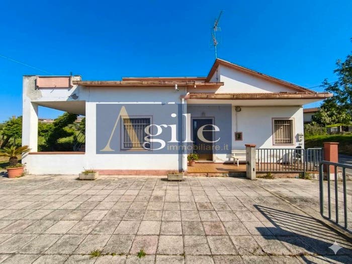 Casa con 5 locali in vendita in via giacomo matteotti, Centro, Nereto