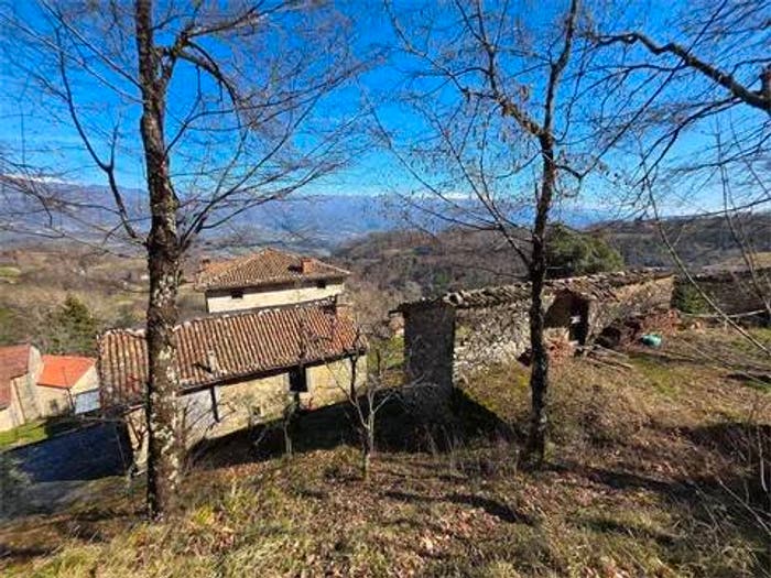 Casa con 6 locali in vendita in Via San Nicolao, Sillicano, Camporgiano