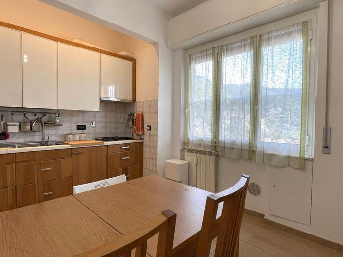 Appartamento trilocale in vendita in Via Taranto, Granarolo, Genova