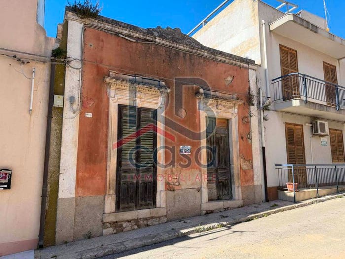 Casa bilocale in vendita in Via Martiri d'Ungheria, Centro, Ispica