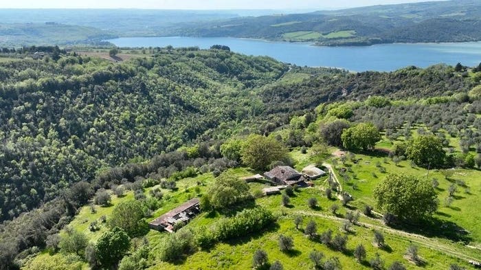 Casa con 6 locali in vendita in Vocabolo Menicaglie, Baschi