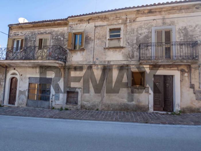 Casa con 6 locali in vendita in Girone, Centro, Pretoro