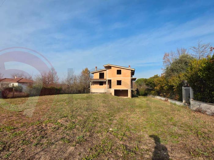 Casa con 6 locali in vendita in Via Campanile, Centro, Arce