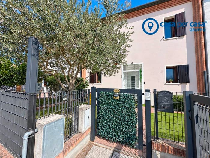 Casa trilocale in vendita in Via Firenze, Porto Viro
