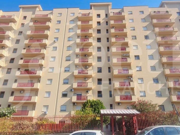 Appartamento con 5 locali in vendita in Viale Nicolò Azoti, Bonagia, Palermo