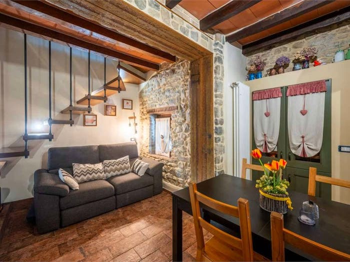 Casa quadrilocale in vendita in Via Vico, Ciano D'enza, Canossa