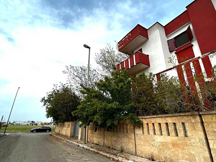 Appartamento con 6 locali in vendita in Via Pitagora, Centro, Veglie