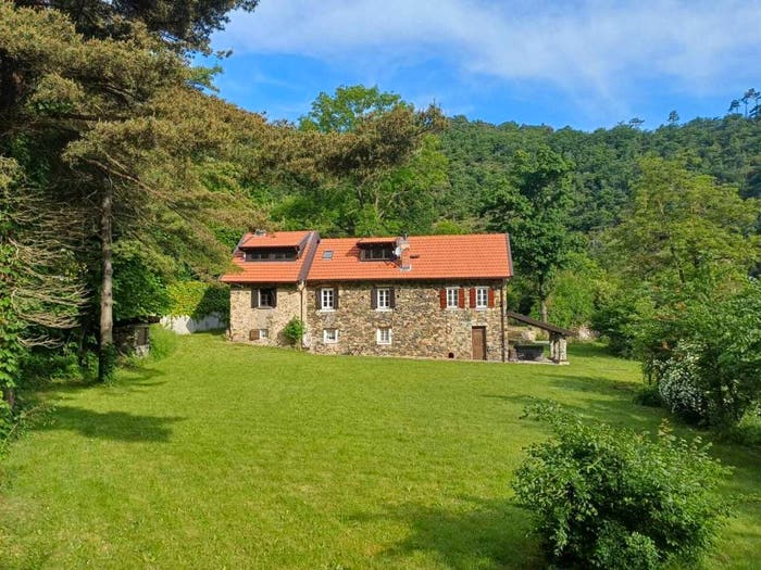 Casa con 6 locali in vendita in Via Ferriera d'Alto, Pontinvrea