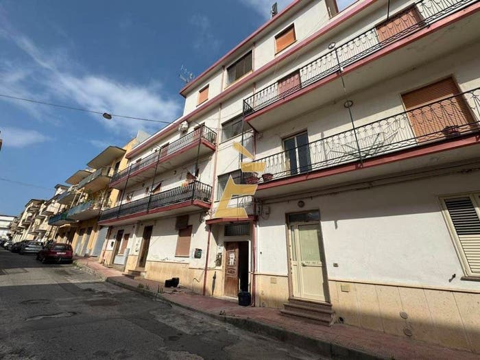 Appartamento con 6 locali in vendita in Via F Ficarelle, Monasterace Marina, Monasterace