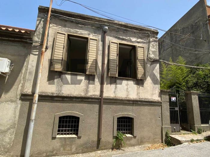 Casa con 5 locali in vendita in Via Mannella, San Martino, Spadafora