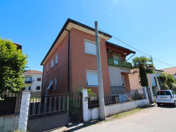 Appartamento bilocale in vendita in Via Sant'Ambrogio, Canegrate