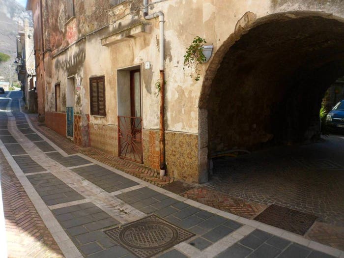 Appartamento trilocale in vendita in Via Castello, Bucciano