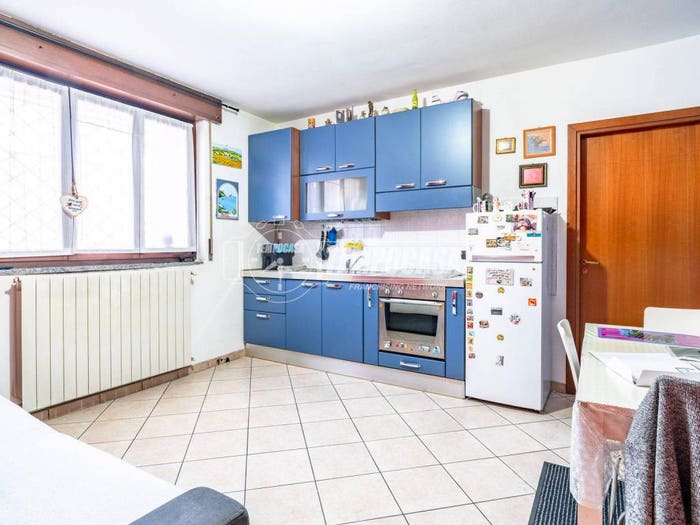 Appartamento bilocale in vendita in Via Giuseppe Mazzini, Centro, Caronno Pertusella