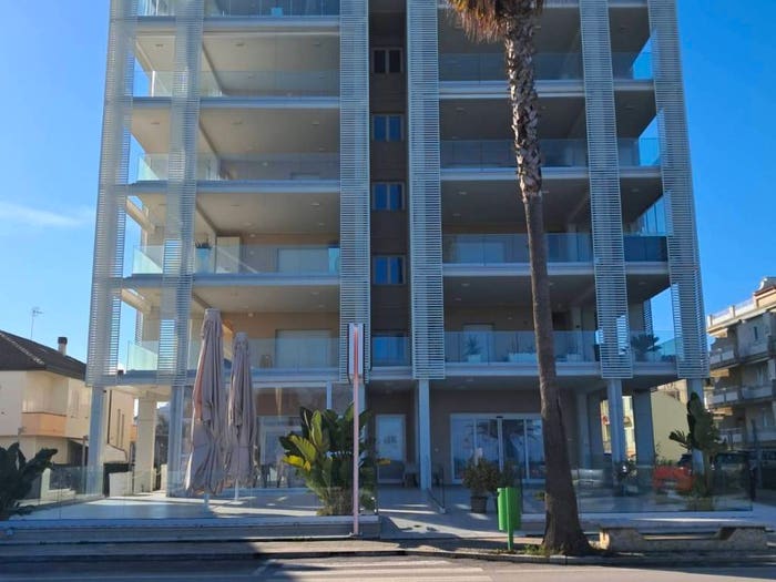 Appartamento trilocale in vendita in viale Guglielmo Marconi, Lungomare Marconi, Alba Adriatica