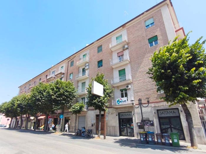 Appartamento trilocale in vendita in Via della Repubblica, Via della Repubblica Piazza San Francesco, Foggia