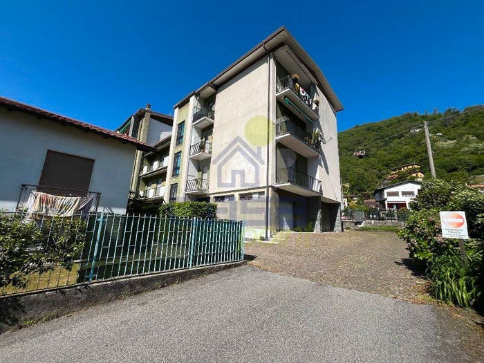 Appartamento trilocale in vendita in VIA PROFESSOR MONTEGGIA, Laveno, LavenoMombello