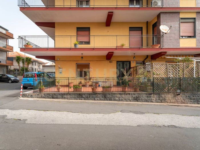Appartamento con 5 locali in vendita in Via Goffredo Mameli, Centro, Belpasso