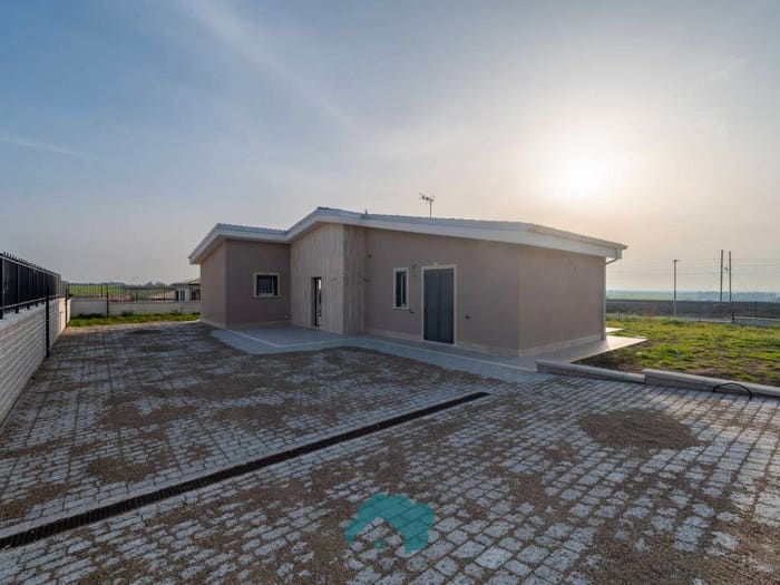Casa quadrilocale in vendita in Via del Divino Amore, Frattocchie, Marino