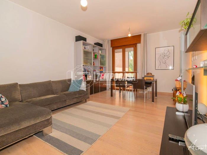 Appartamento quadrilocale in vendita in Via BACH, Modena Est, Modena