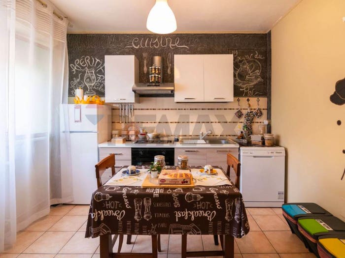 Appartamento con 5 locali in vendita in Via Trieste, Centro, Giarre